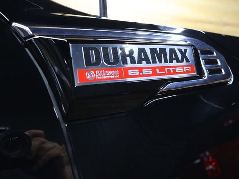 Used 2024 GMC Sierra 2500 Denali w/ Denali Reserve Package image 9