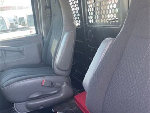 Used 2018 Chevrolet Express 2500 w/ Driver Convenience Package image 13