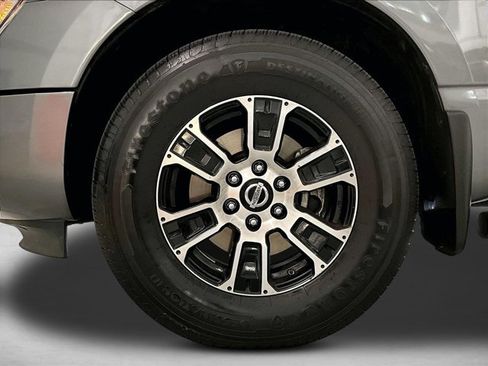 Used 2021 Nissan Titan SV w/ SV Convenience Package RWD image 10