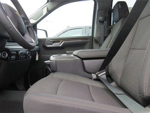 New 2024 Chevrolet Silverado 1500 Custom Trail Boss w/ LPO, Dark Essentials Package image 20