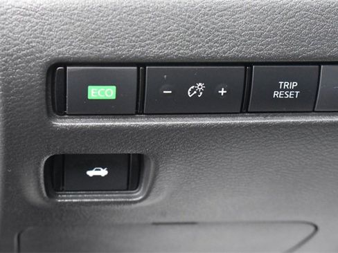 Used 2025 Nissan Sentra S image 19