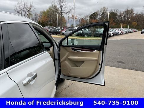 Used 2019 Cadillac XT5 Luxury image 18