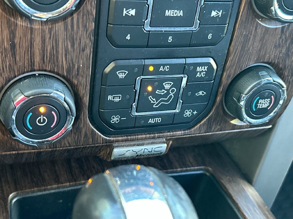 Used 2013 Ford F150 Lariat w/ Mid Equipment Group RWD image 24