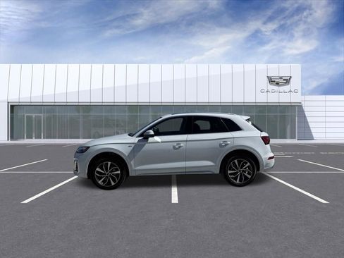Used 2023 Audi Q5 2.0T Premium w/ Convenience Package AWD/4WD image 5