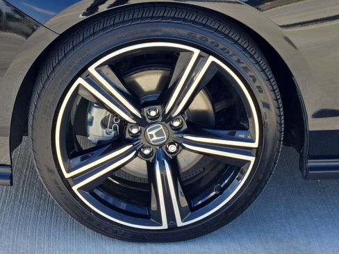 Used 2025 Honda Accord Sport image 8