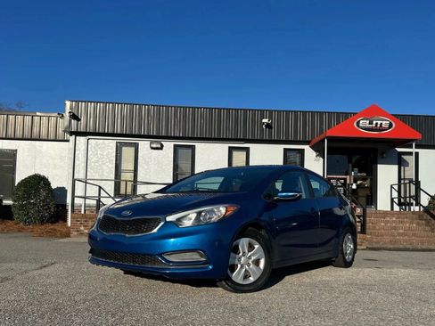 Used 2015 Kia Forte LX w/ Popular Package image 2