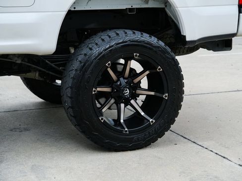 Used 2017 Ford F250 Lariat w/ FX4 Off-Road Package AWD/4WD image 14