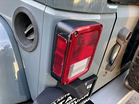 Used 2014 Jeep Wrangler Unlimited Sahara w/ Connectivity Group image 28