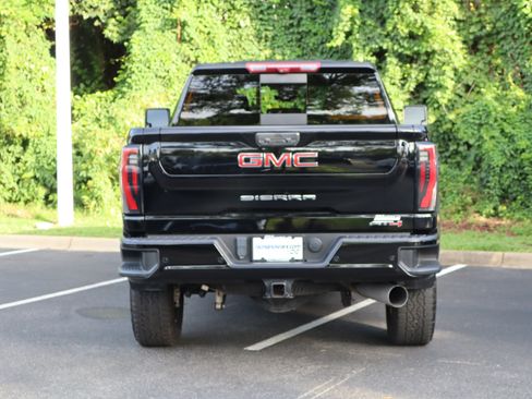Used 2024 GMC Sierra 2500 AT4 w/ AT4 Premium Plus Package AWD/4WD image 9