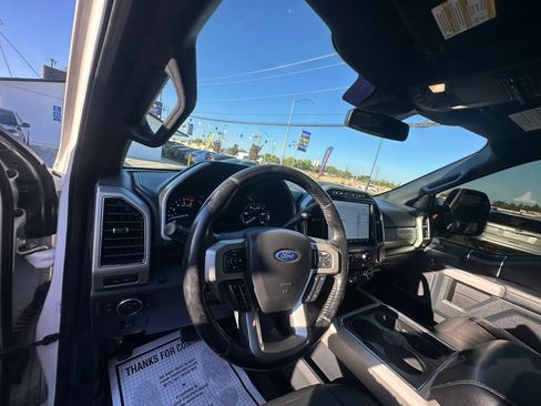 Used 2022 Ford F250 Lariat w/ Black Appearance Package AWD/4WD image 35