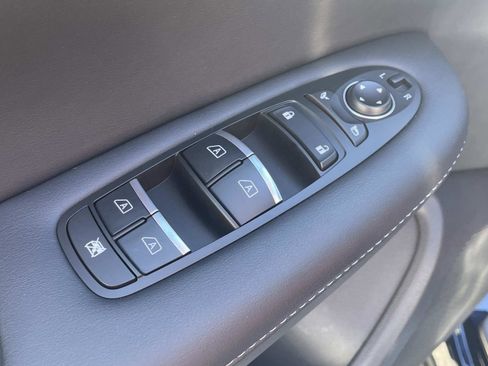 Certified 2025 INFINITI QX50 Sport image 13