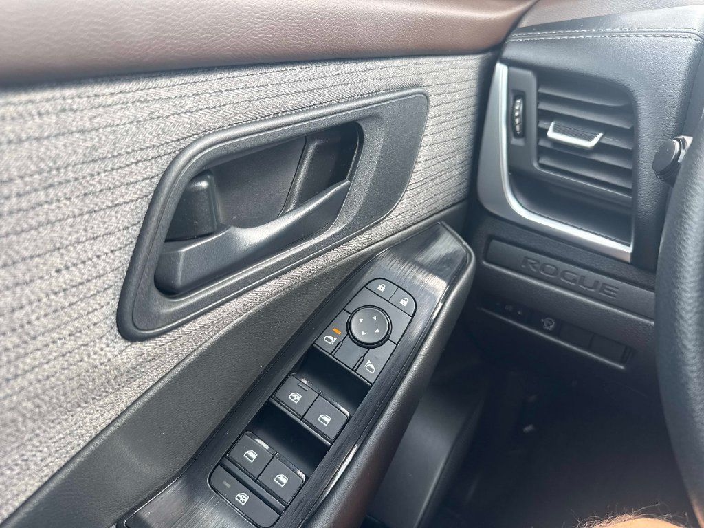 Certified 2023 Nissan Rogue S AWD/4WD image 30