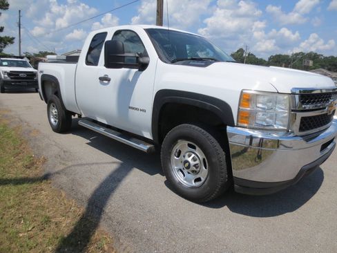 Used 2013 Chevrolet Silverado 2500 W/T AWD/4WD image 4
