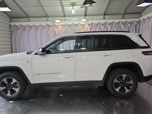 Used 2024 Jeep Grand Cherokee Limited 4xe AWD/4WD image 6