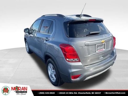 Used 2020 Chevrolet Trax LT FWD image 3