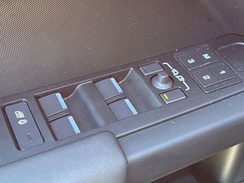 Used 2025 Land Rover Defender 110 S AWD/4WD image 13