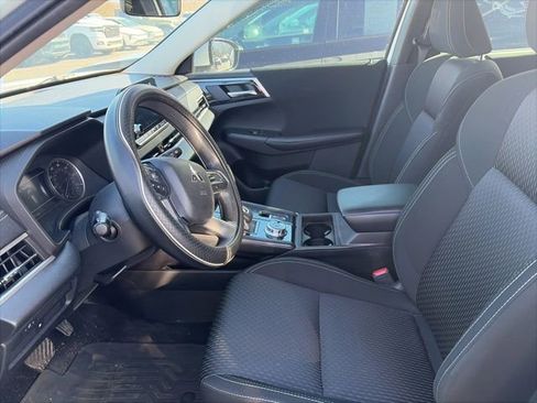 Used 2022 Mitsubishi Outlander ES image 6