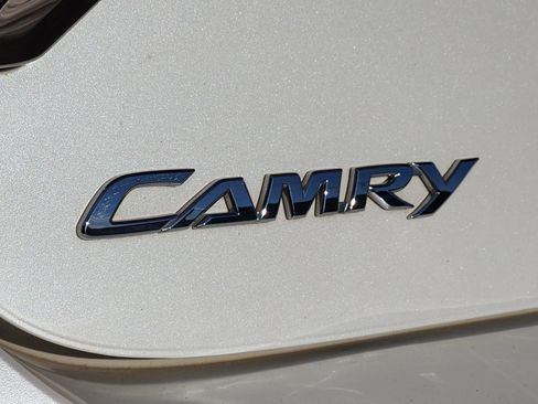 Used 2016 Toyota Camry SE image 12