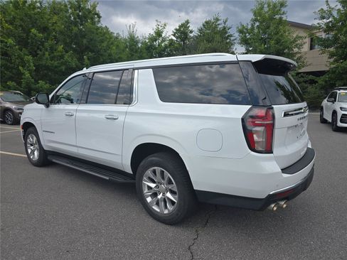 Used 2022 Chevrolet Suburban Premier AWD/4WD image 5