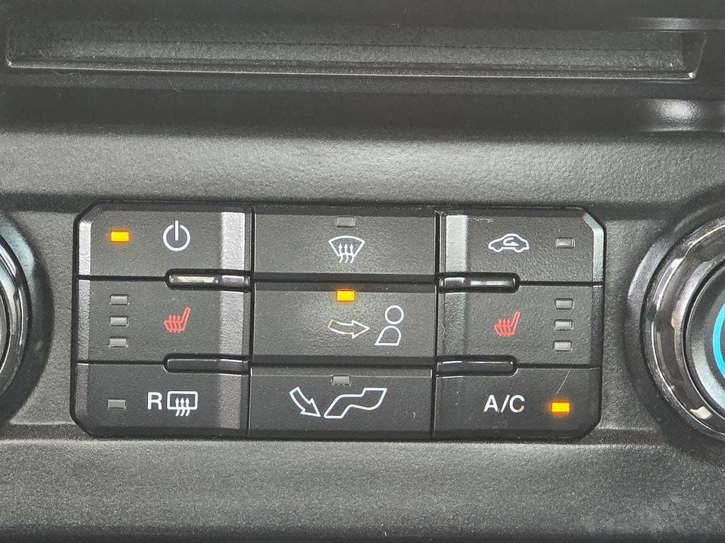 Used 2017 Ford F150 XLT w/ Equipment Group 302A Luxury AWD/4WD image 16