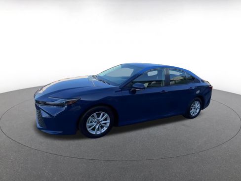 Used 2025 Toyota Camry LE image 10