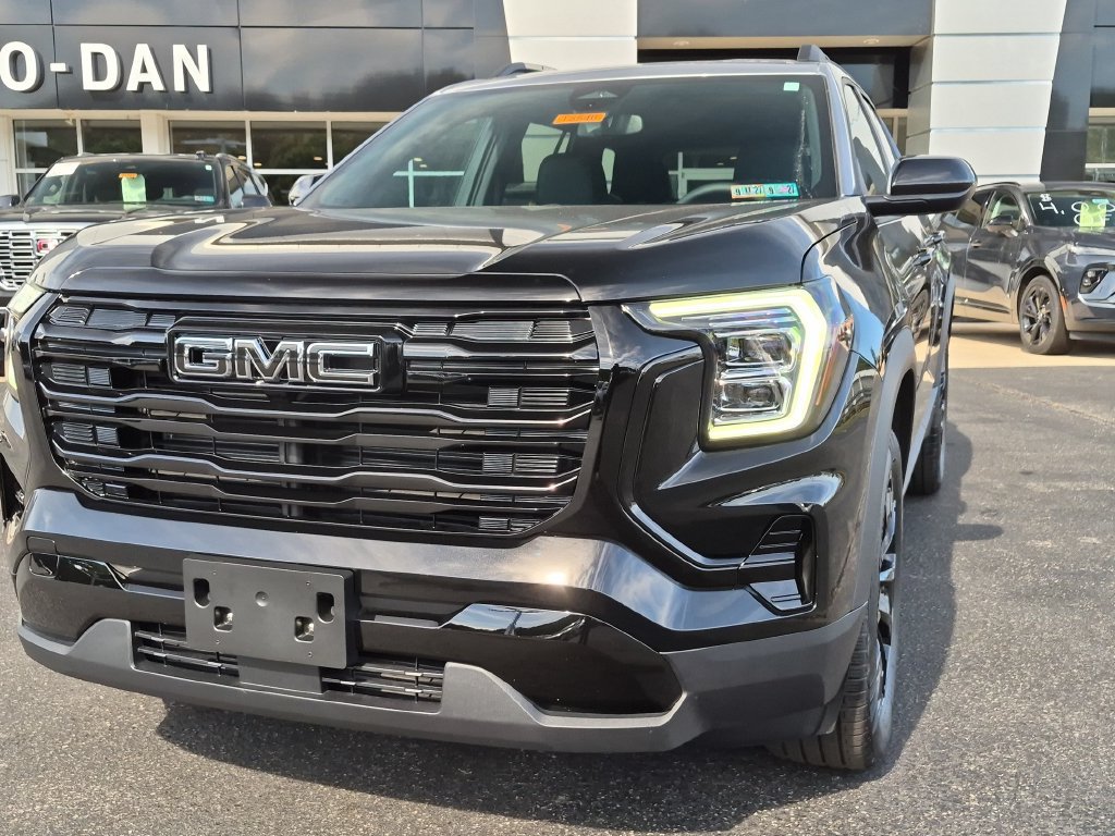 New 2027 GMC Terrain Elevation w/ Elevation Premium Package AWD/4WD image 2