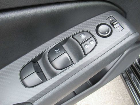 Used 2024 Nissan Altima 2.5 SV w/ SV Premium Package image 16