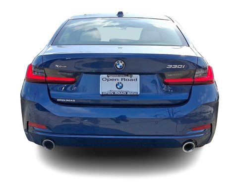Certified 2023 BMW 330i xDrive Sedan w/ Premium Package image 5
