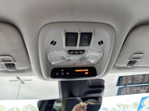 Used 2023 Chevrolet Bolt EUV Premier w/ Sun & Sound Package FWD image 37