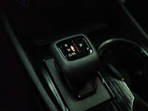 Used 2022 Nissan Rogue SV image 20