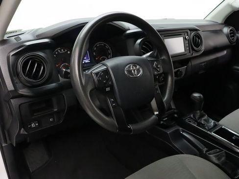 Certified 2018 Toyota Tacoma SR image 15