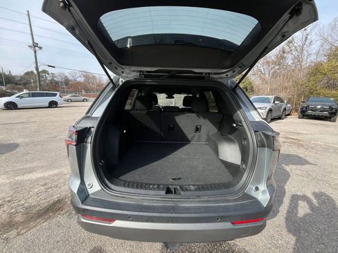 Used 2025 Chevrolet Equinox LT image 30