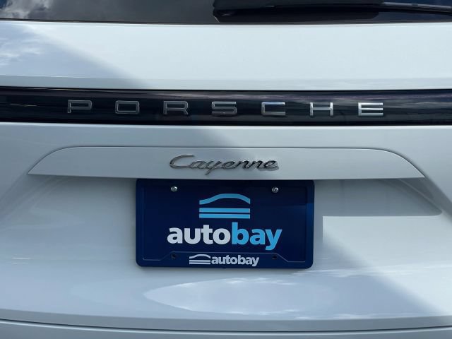 Used 2023 Porsche Cayenne AWD/4WD image 18