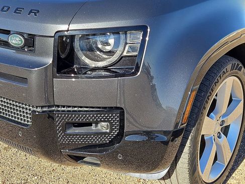 Used 2025 Land Rover Defender 110 X-Dynamic SE image 9