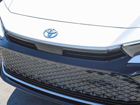 New 2026 Toyota Crown XLE image 6