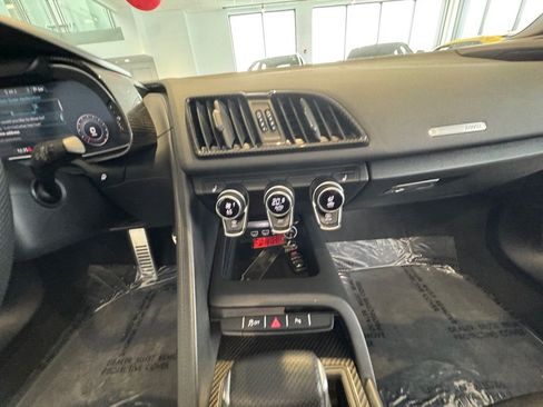 Used 2021 Audi R8 V10 w/ Premium Package image 21