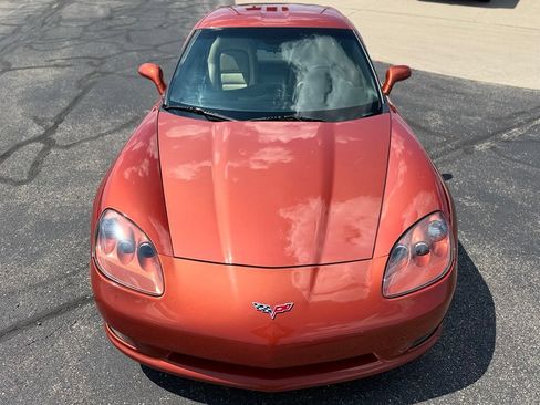 Used 2005 Chevrolet Corvette Coupe w/ Preferred Equipment Group RWD image 8