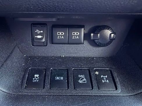 Used 2018 Toyota Highlander SE AWD/4WD image 23
