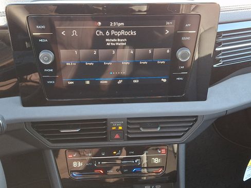 New 2026 Volkswagen Jetta SE image 9