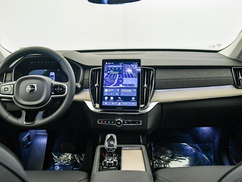 Certified 2025 Volvo XC90 B5 Plus w/ Protection Package Premier image 14