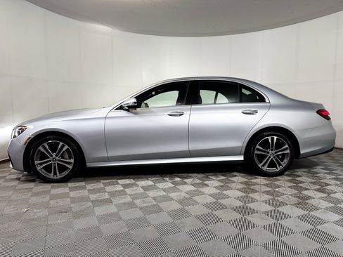 Used 2022 Mercedes-Benz E 350 4MATIC Sedan image 5