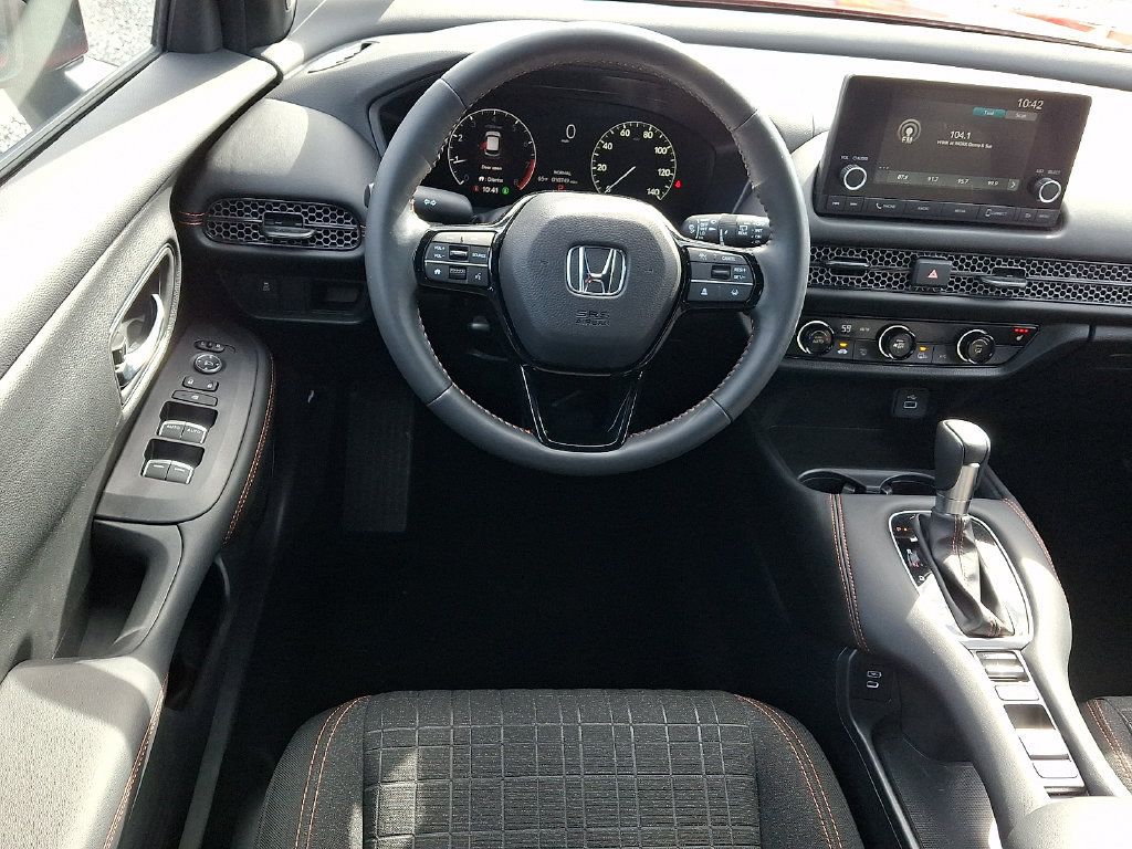 Used 2024 Honda HR-V Sport image 2