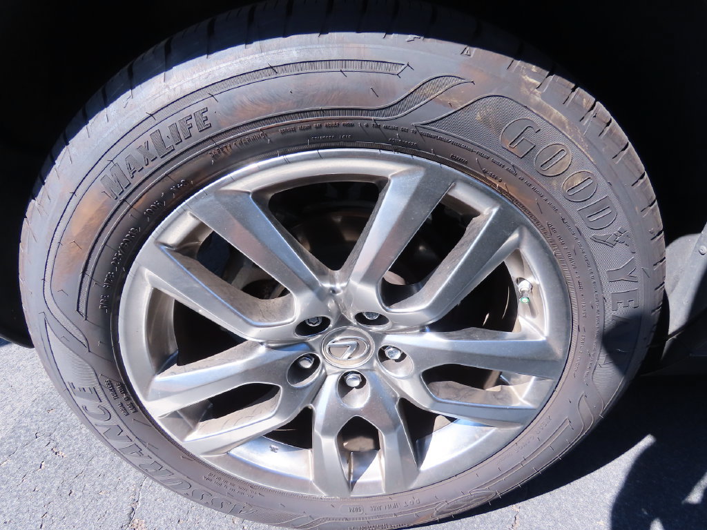 Used 2015 Lexus NX 300h AWD w/ Premium Package image 17