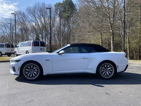 Used 2025 Ford Mustang GT Premium image 6