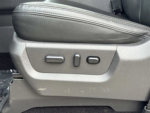 Used 2016 Ford F250 Platinum w/ FX4 Off-Road Package image 20