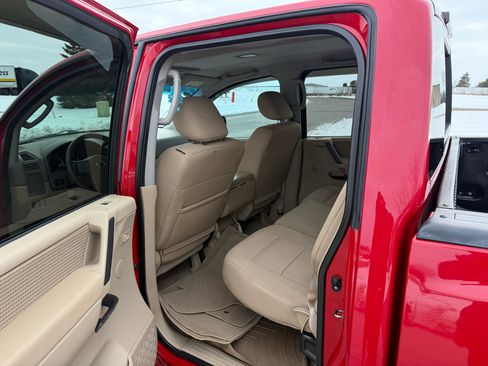 Used 2011 Nissan Titan SV image 18