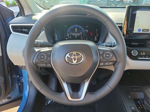 Used 2026 Toyota Corolla Cross LE FWD image 17