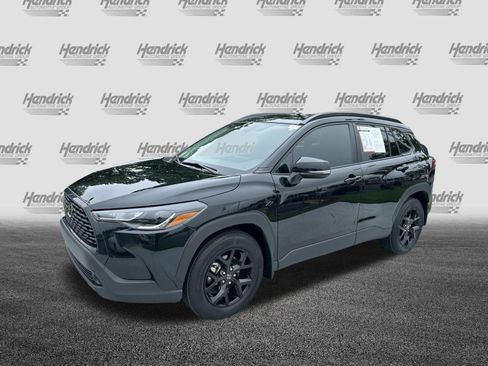 Certified 2025 Toyota Corolla Cross LE FWD image 5