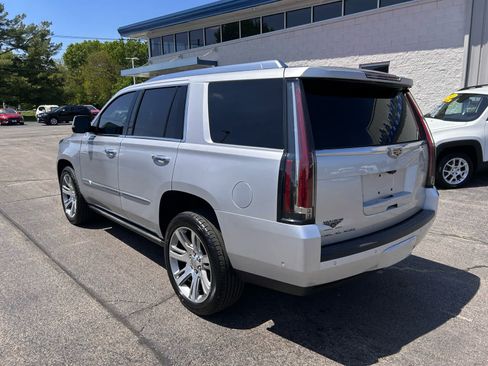 Used 2019 Cadillac Escalade Premium Luxury AWD/4WD image 6