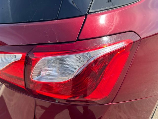 Used 2018 Chevrolet Equinox LT AWD/4WD image 12